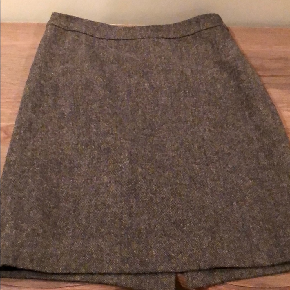 J Crew Wool Olive Colored Skirt size 0